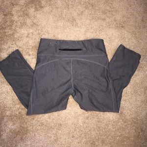 Gray cropped leggings